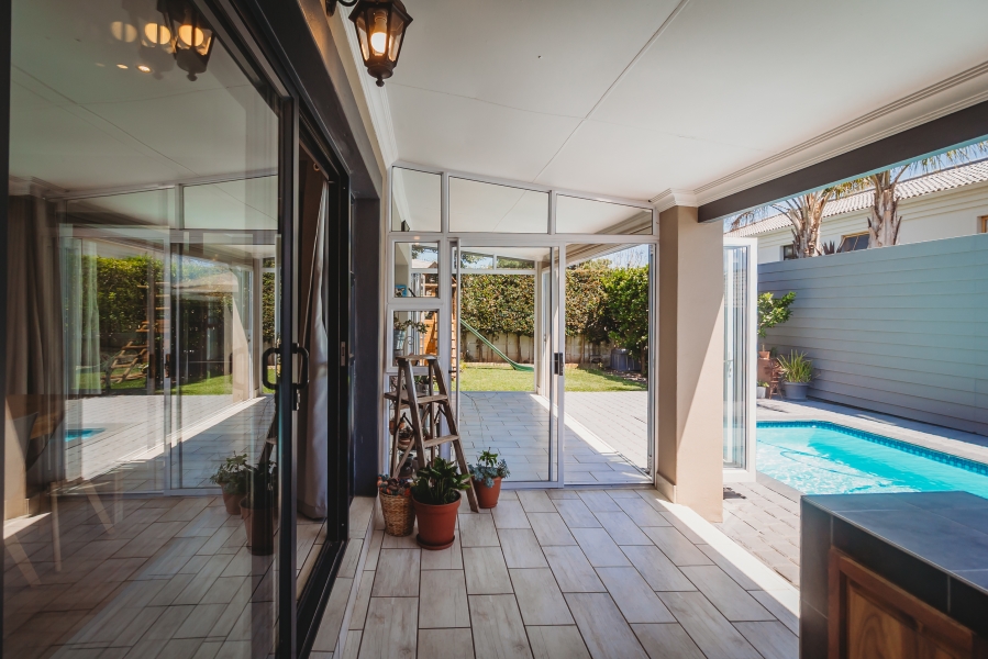 5 Bedroom Property for Sale in Panorama Western Cape